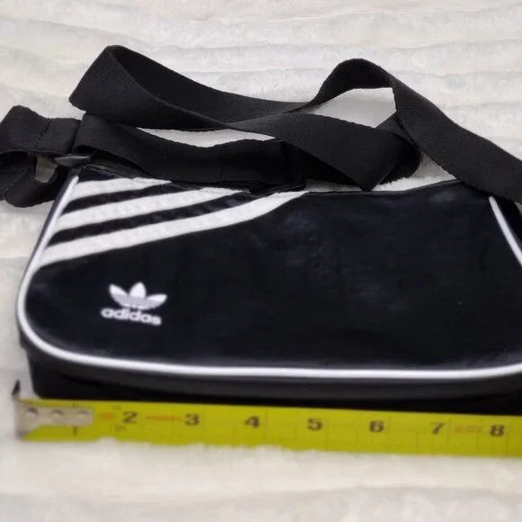 Adidas Originals Adicolor Classic Mini Airliner Bag – Black/White - Picture 3 of 8